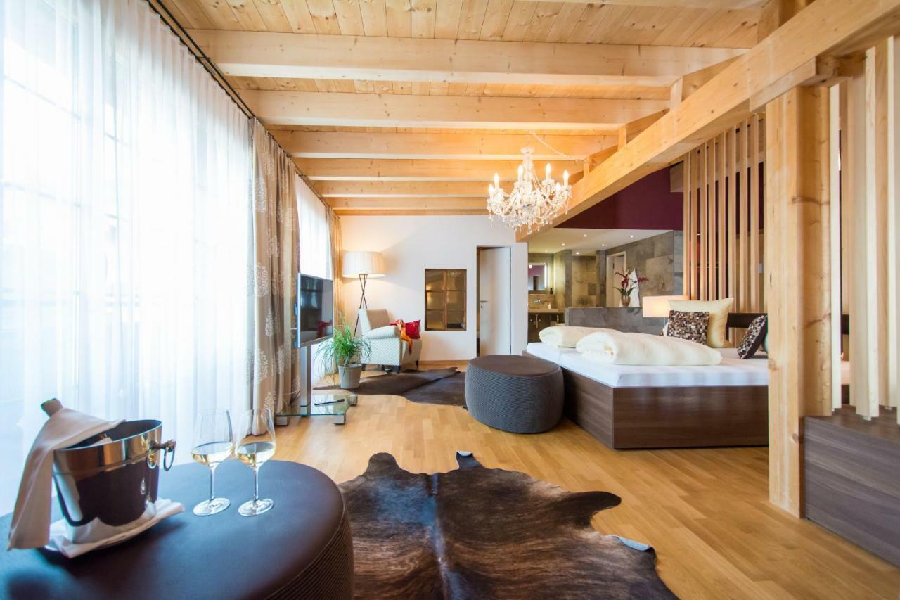 Hotel La Cruna Sedrun Esterno foto